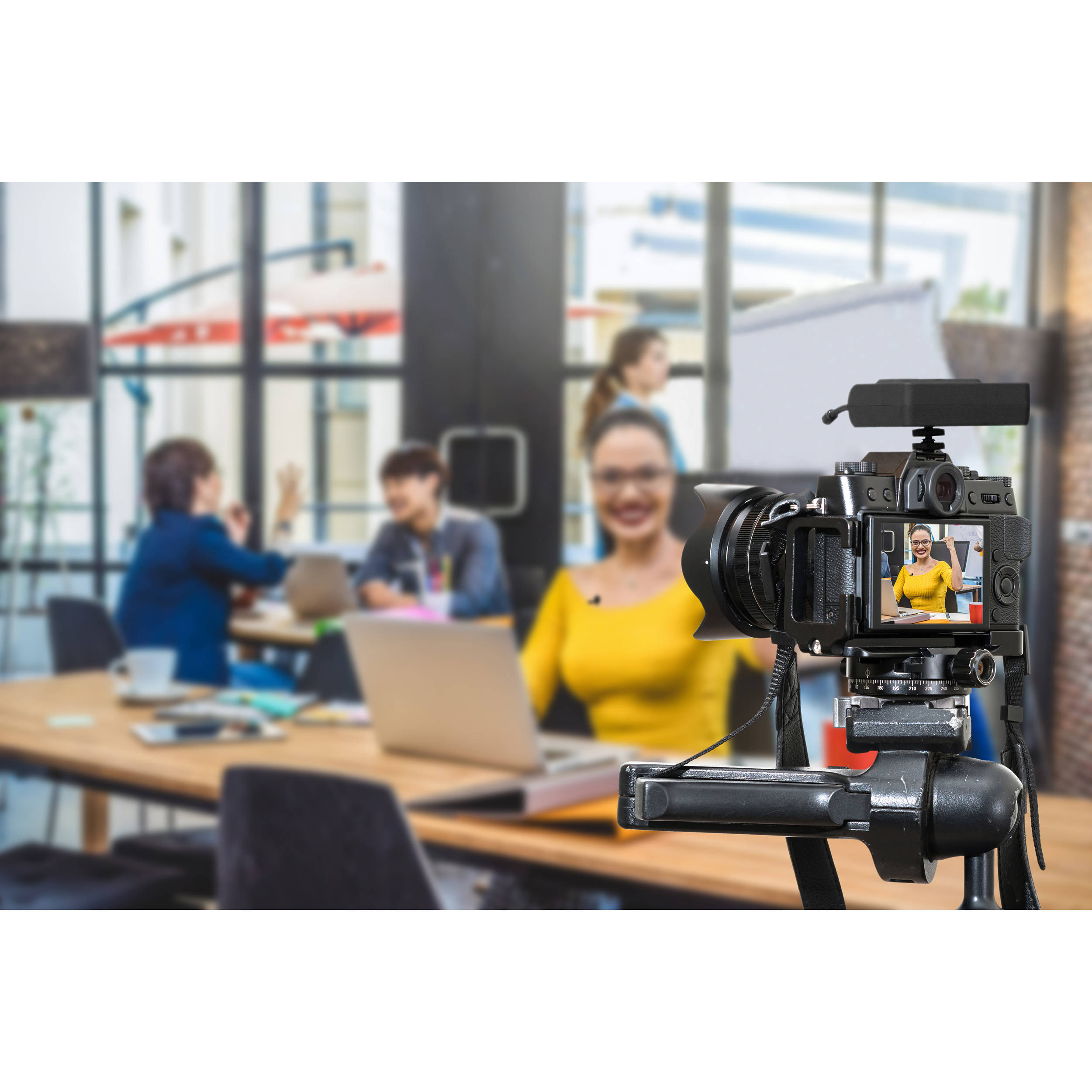 BOYA BY-WM8 Pro-Kit 1 UHF Dual-Channel Wireless Lavalier System (556 to 595 MHz)