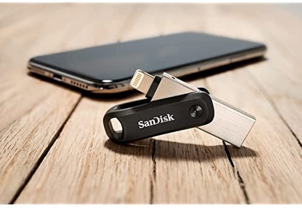 SanDisk 128GB iXpand Flash Drive Go for iPhone and iPad devices