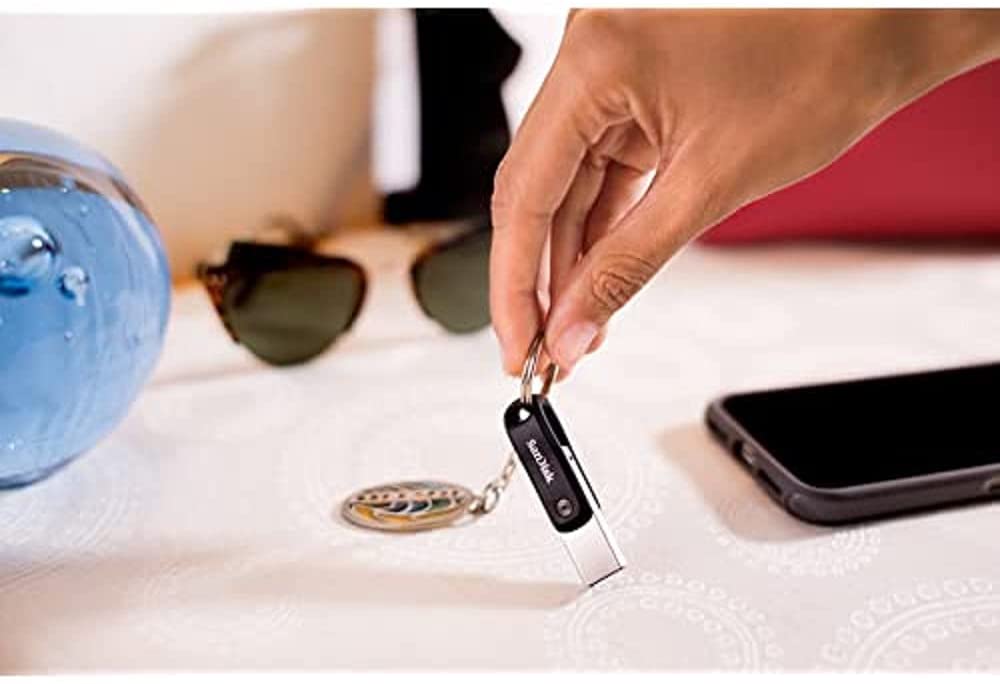 SanDisk 128GB iXpand Flash Drive Go for iPhone and iPad devices