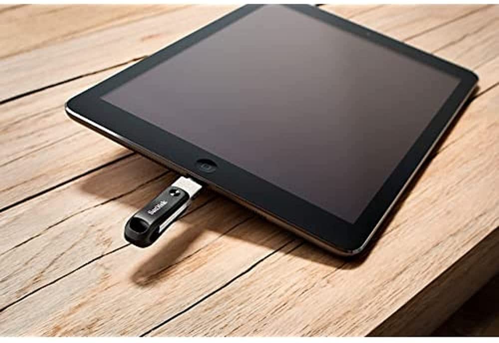 SanDisk 128GB iXpand Flash Drive Go for iPhone and iPad devices