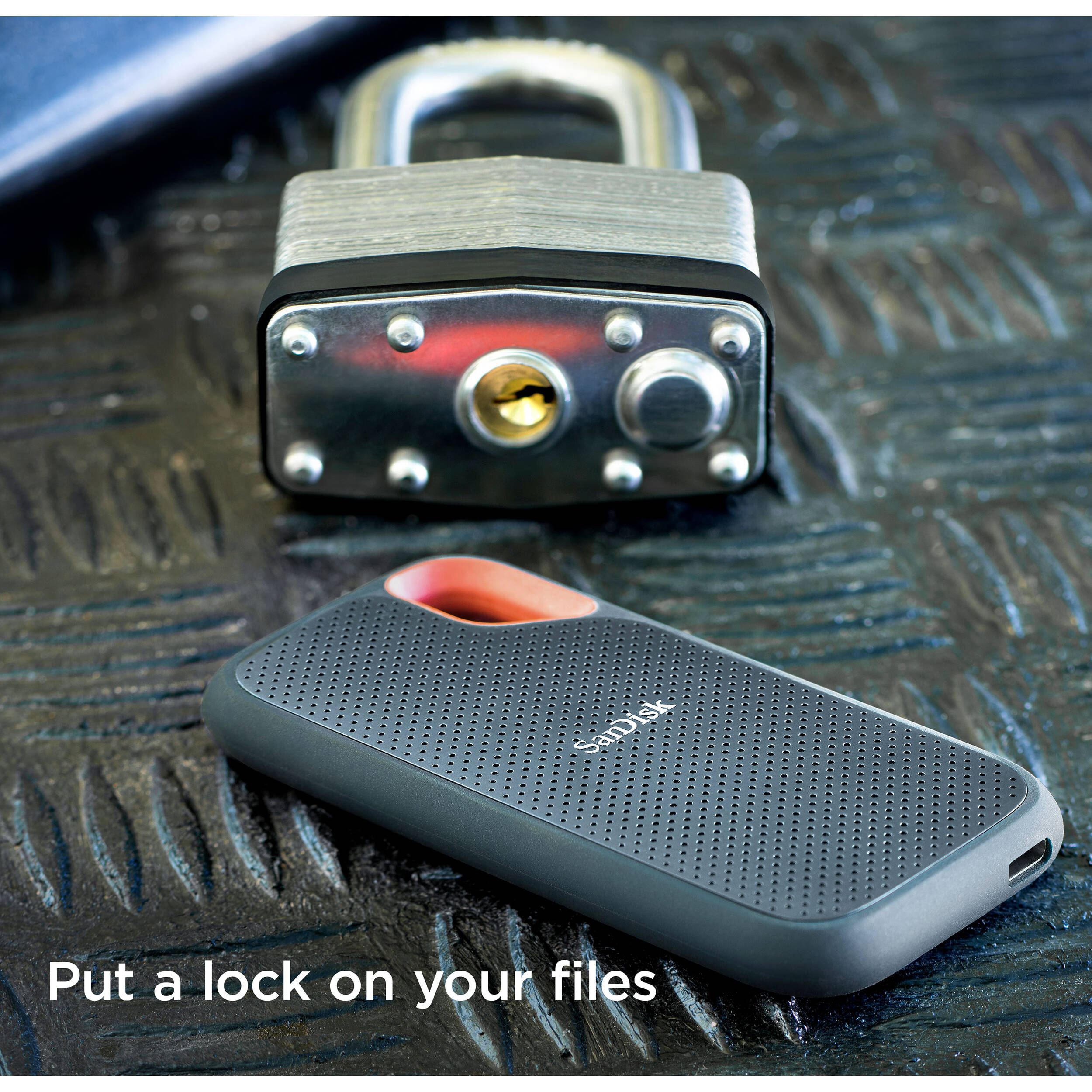 SanDisk 2TB Extreme PRO Portable SSD V2 (2000 MB/s Read Speed)