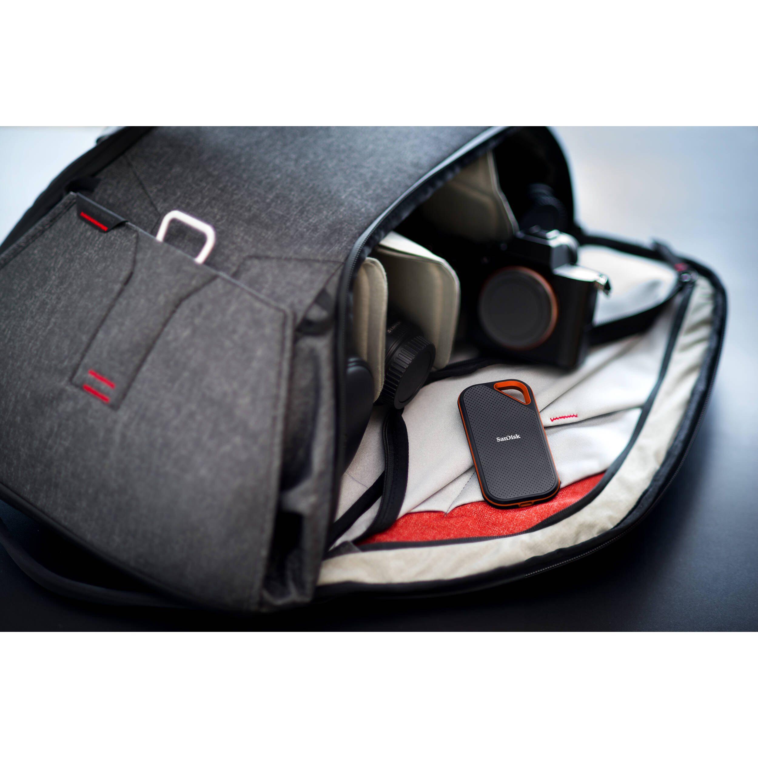 SanDisk 4TB Extreme PRO Portable SSD V2 (2000 MB/s Read Speed)