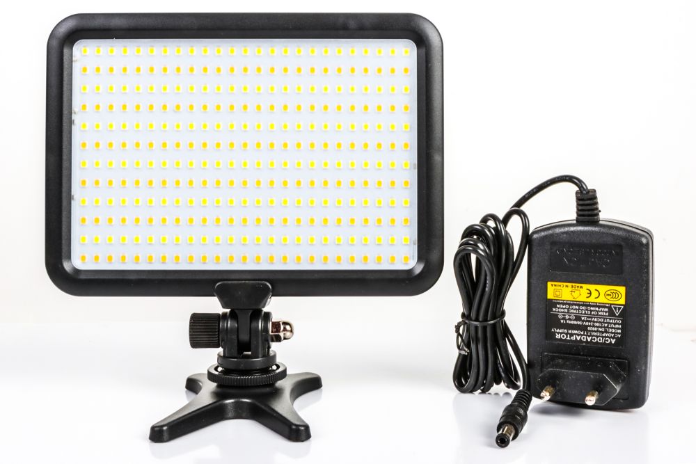 TRIOPO 300 Ultra Thin Photographic Camera LED Light