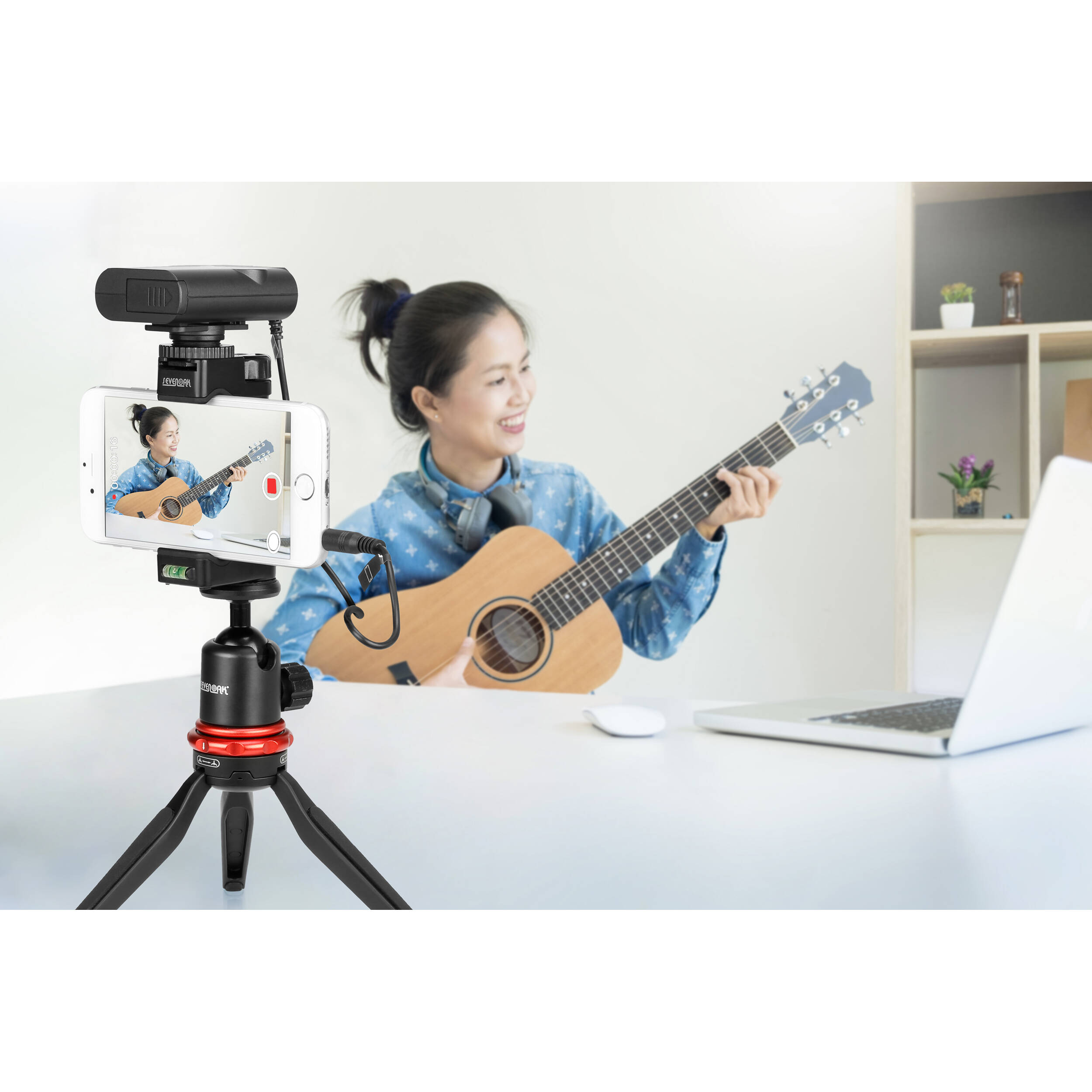 BOYA BY-WM4 PRO Digital Camera-Mount Wireless Omni Lavalier Microphone System (2.4 GHz)