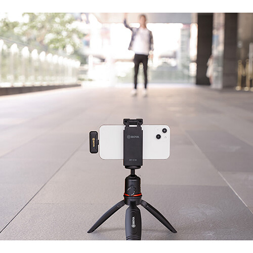 BOYA BY-WM3T2-D1 Digital True-Wireless Microphone System with Lightning Connector for iOS Mobile Devices (2.4 GHz)