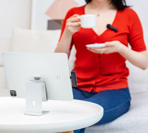 BY-WM3U 2.4GHz Wireless Microphone