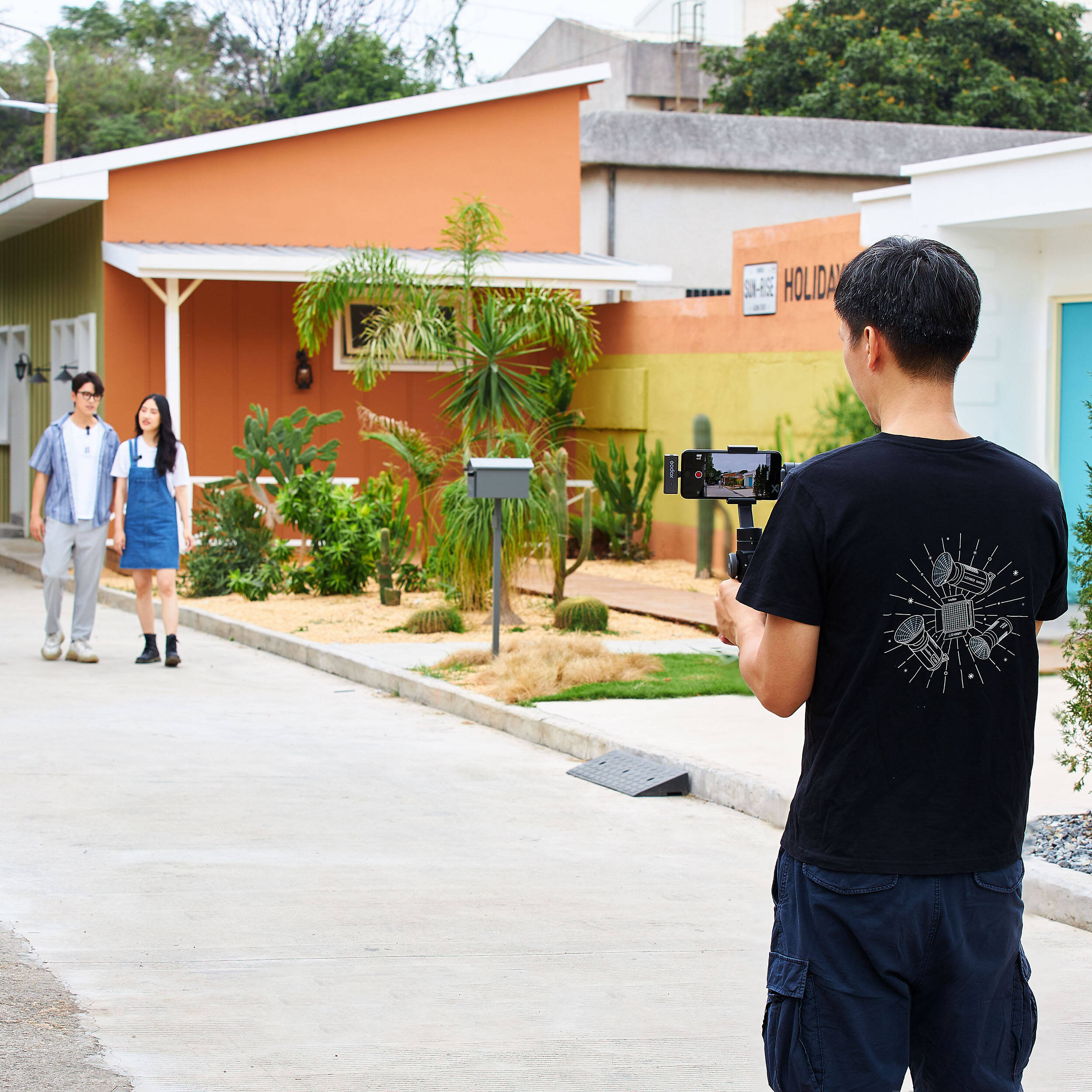 Godox MoveLink Mini UC 2-Person Wireless Microphone System for Cameras & Mobile Devices (2.4 GHz, Classic Black)